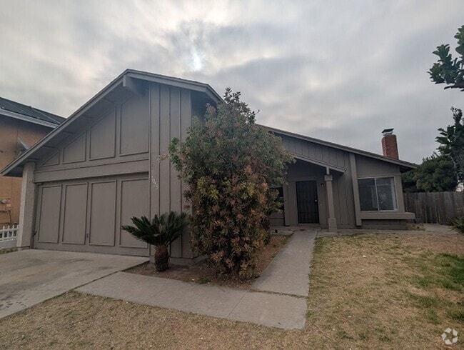 Building Photo - 4 Bedroom, 2 Bath - Single Story Home in P...