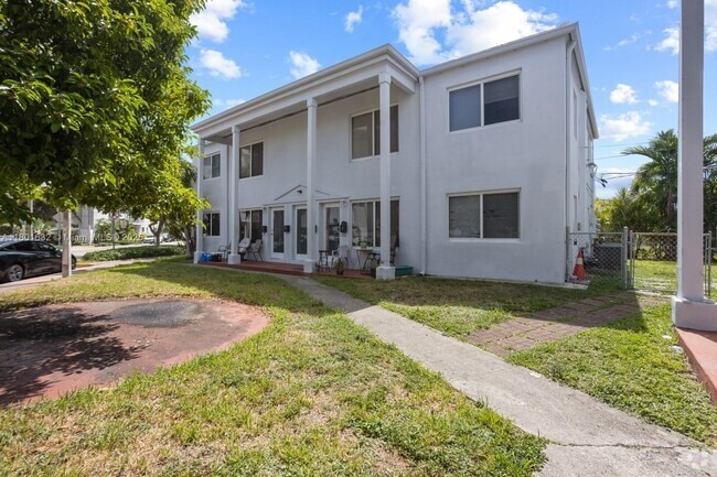 Building Photo - 8100 Crespi Blvd Unit 3 Rental
