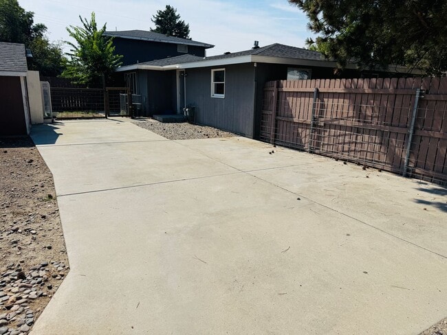 1245 Cody Dr