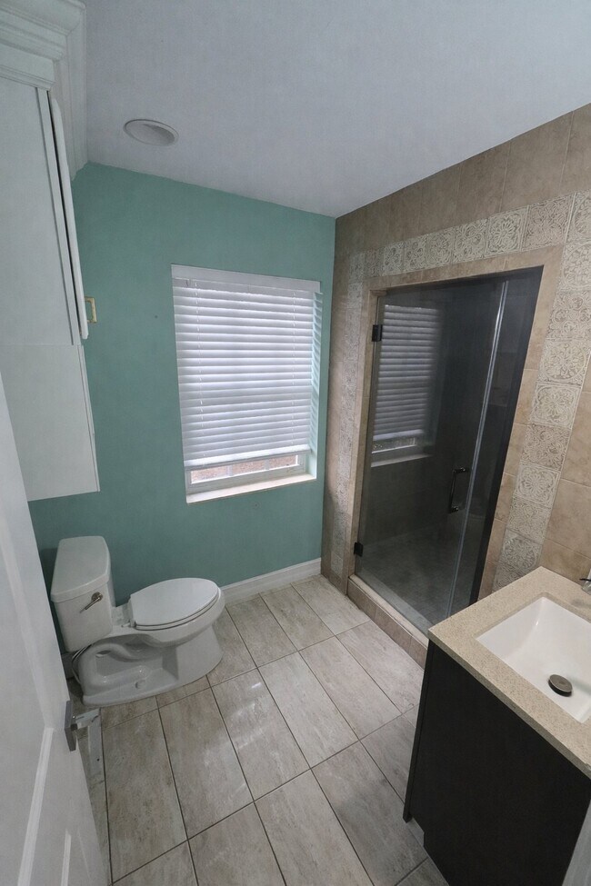 Photo - 3104 21st St W