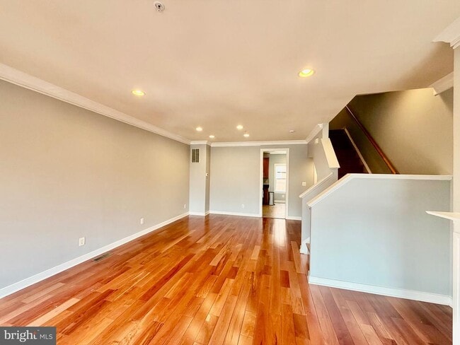 11034 Amherst Ave