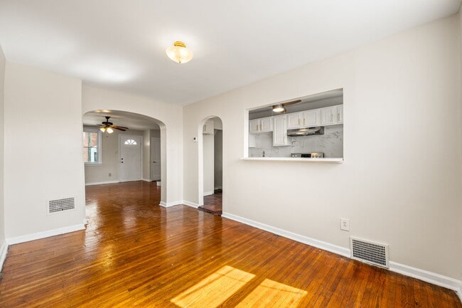 Photo - 1822 W Eleanor St