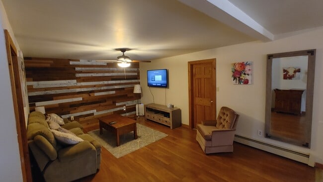 Building Photo - 298 Richmond Rd Unit Apt. #1