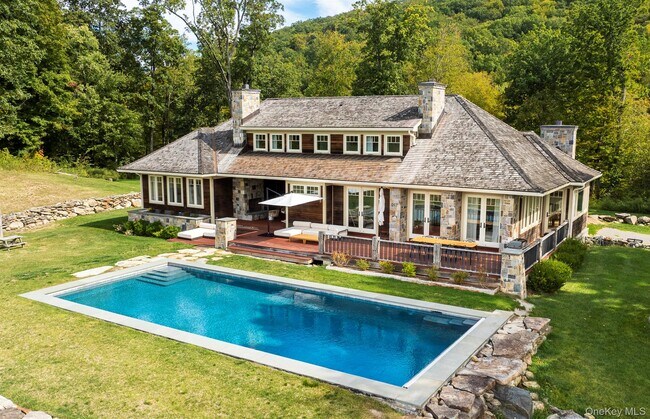 Photo - 121 Quaker Hill Rd