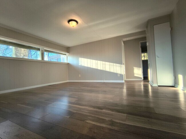 Photo - Updated 2br/1ba Oak Ridge bungalow