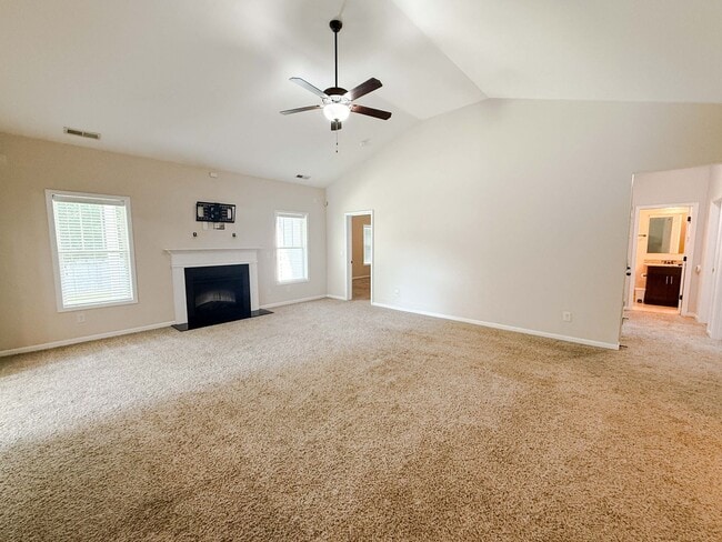 Photo - 728 Roanoke Drive