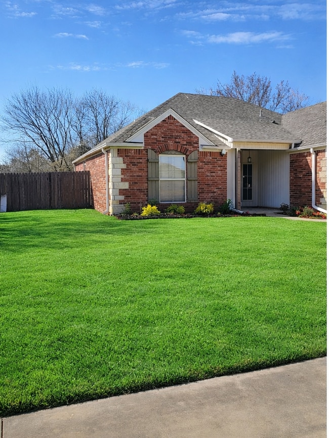 Photo - 2533 N Trafalger Dr