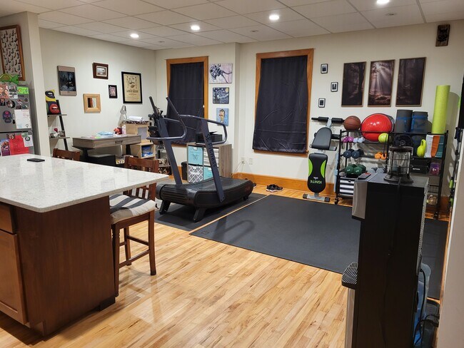 Photo - 437 Main St Unit 3