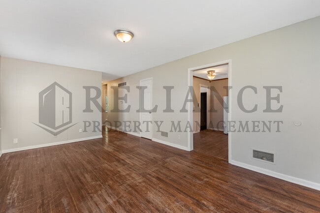 Photo - 1122 S Quentin St