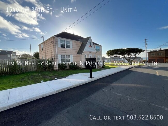 Building Photo - 1540 NW 39th St Unit 4