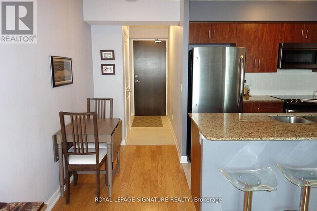 Photo - 205 Sherway Gardens Rd Unit 706