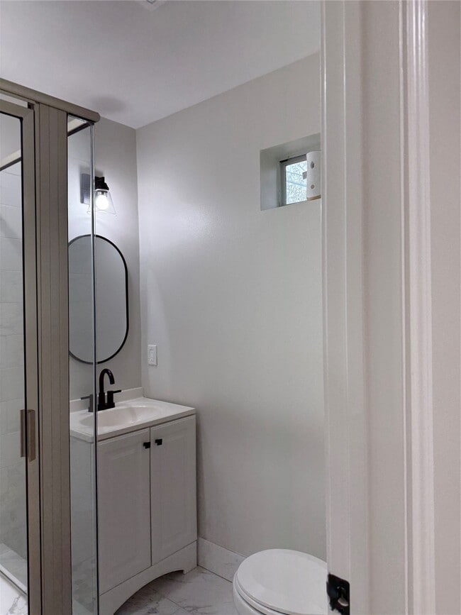 Building Photo - 534 Sulphur St