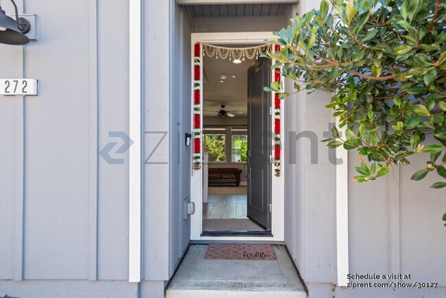 Photo - 272 Hopkins Ct