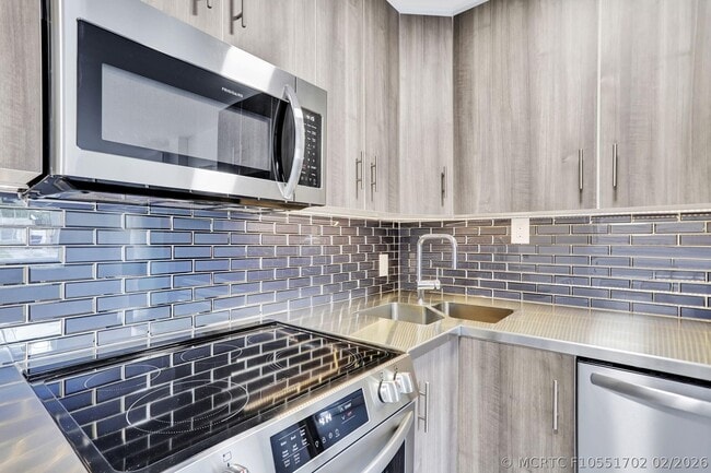 1000 SW 30th St Unit 1