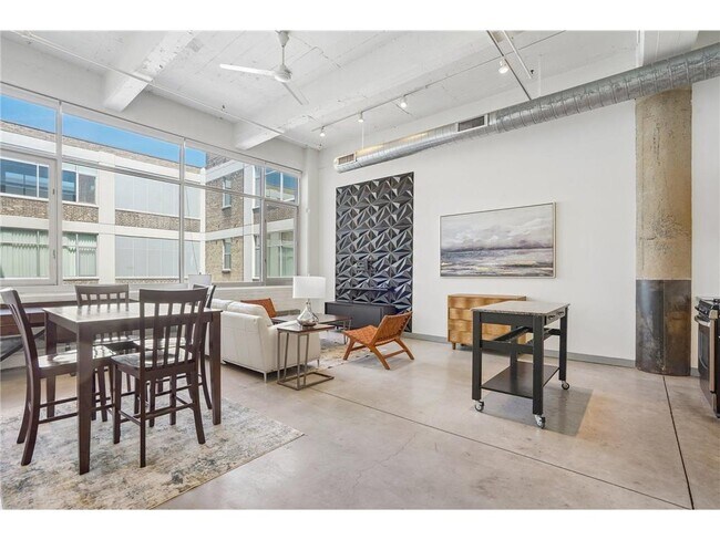 Building Photo - 700 N Washington Ave Unit 523