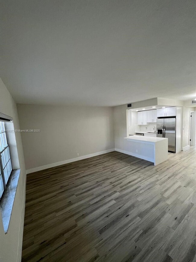 Building Photo - 2665 Middle River Dr Unit 4 Rental