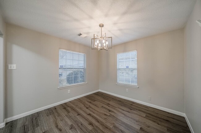 Photo - 121 Rodeo Dr