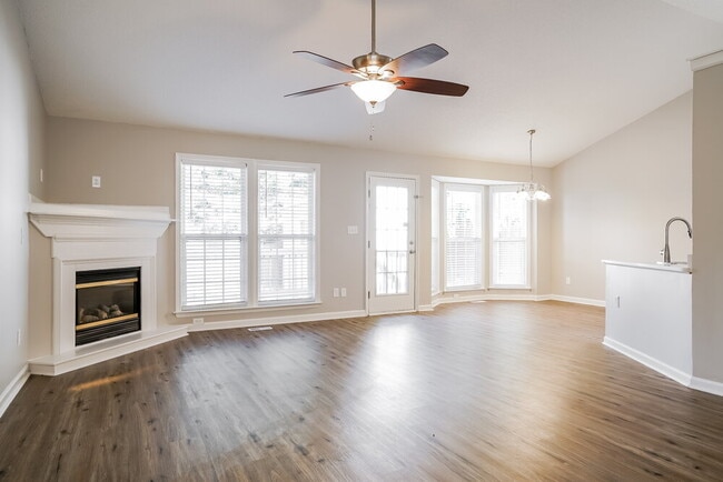 Photo - 203 Zircon Ln