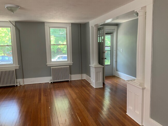 Photo - 23 Bentley St Unit 1st Floor