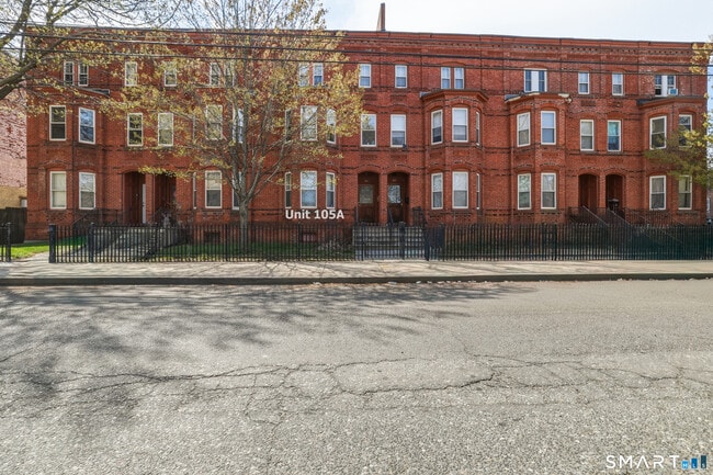 Building Photo - 105 William St Unit A