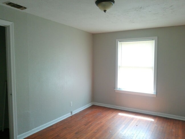 Photo - 3549 Cypress St