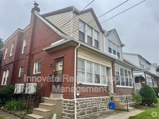 Building Photo - 1830 Lansing St Rental