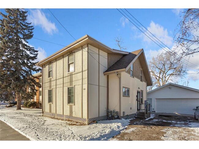 Building Photo - 203 Annapolis St W Unit 1 Rental