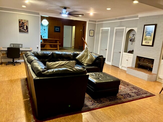 4429 Brook Dr