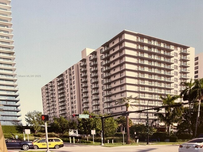 Building Photo - 10185 Collins Ave Unit 208 Rental