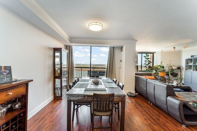 Photo - 2110 Harmon Cove Tower Unit Penthouse