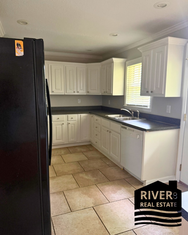 Photo - 2370 Roberts Ln