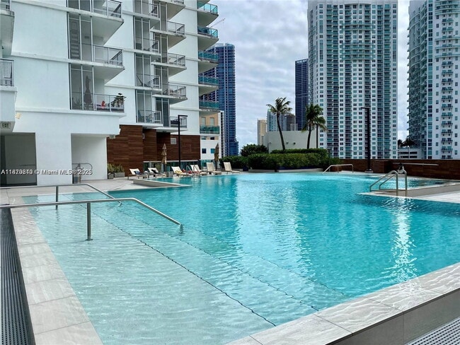 Photo - 350 S Miami Ave Unidad 1905