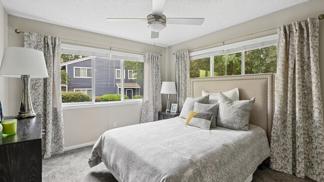 Crestmont Apartment Homes