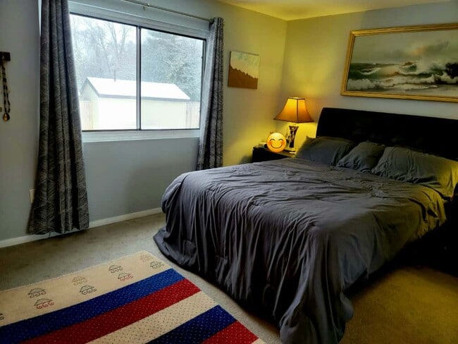 Building Photo - 11 Lancelot Ct Unit 16