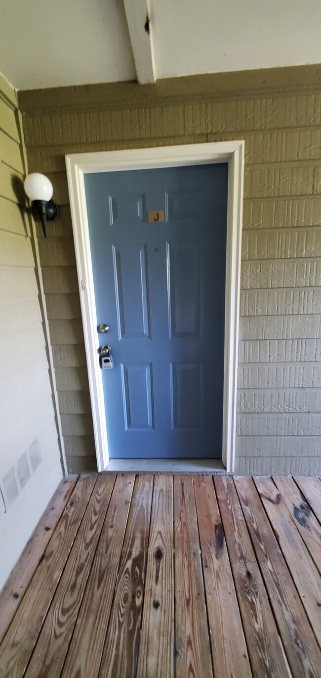 Entry door - 100 Myrtle Greens Dr Unidad J