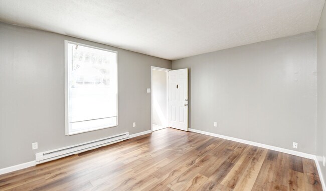 Photo - 366 Wrexham Ave Unit 366