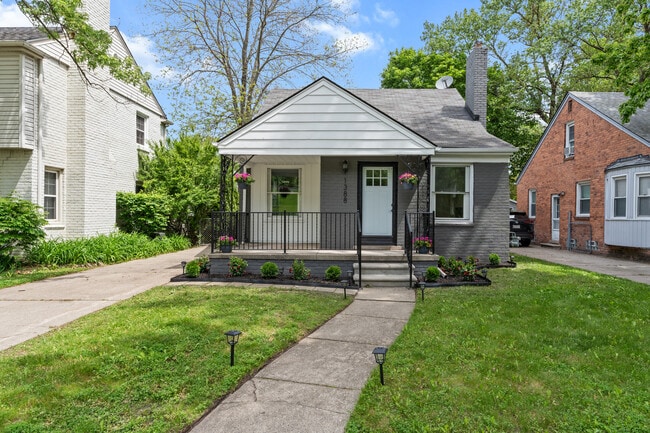 Building Photo - 1388 Vernier Rd Rental