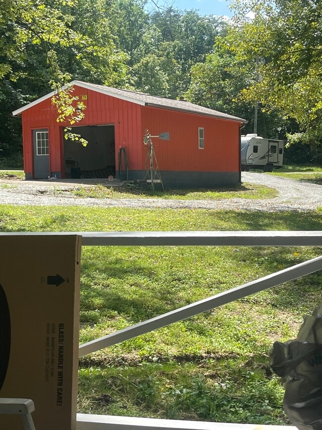 Photo - 290 Mark Lowery Rd