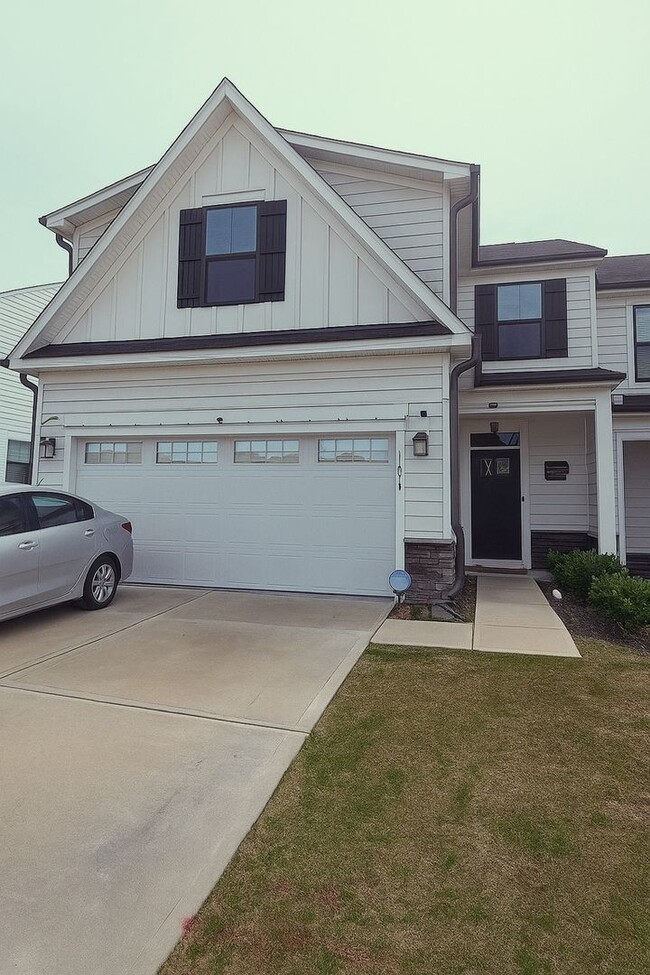 Building Photo - 7017 Old Evergreen Pkwy