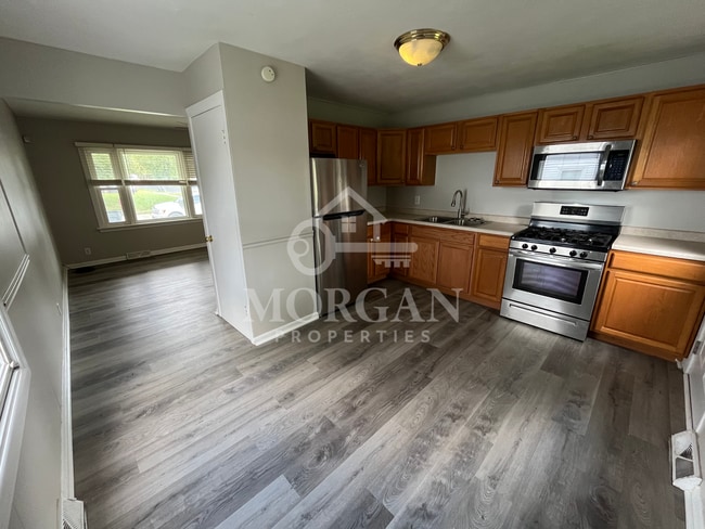 307 Crestview Ct