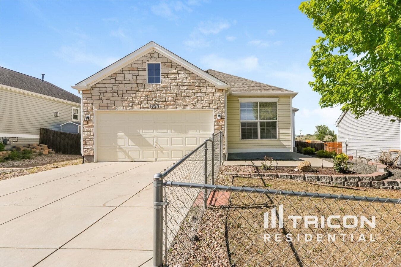 Photo - 1425 Lords Hill Dr House