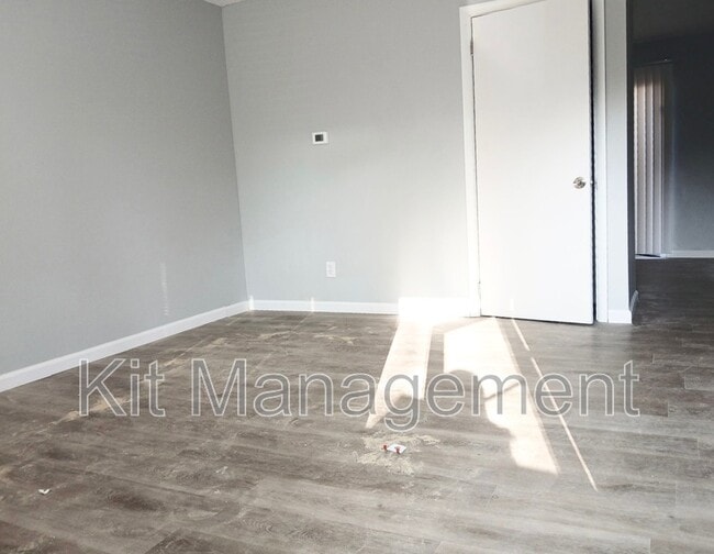 Photo - 5517 Douglas Rd Unit 9