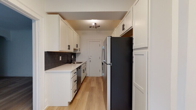 Photo - The Stratford Building