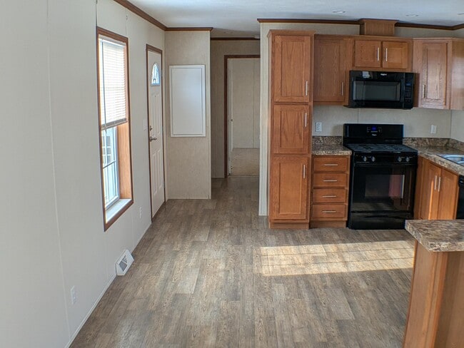 Photo - 8 Matthew Dr