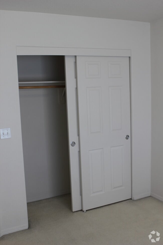 Building Photo - 17234 SW Pleasanton Ln Rental