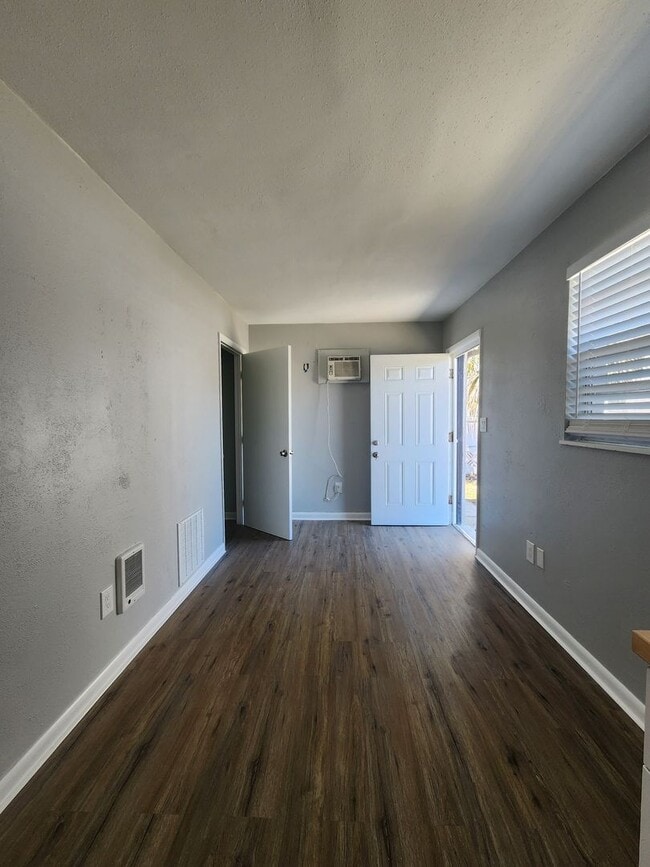 Photo - ** HALF OFF 1ST MONTH'S RENT WITH 13 MONTH LEASE ** Unit 315-6