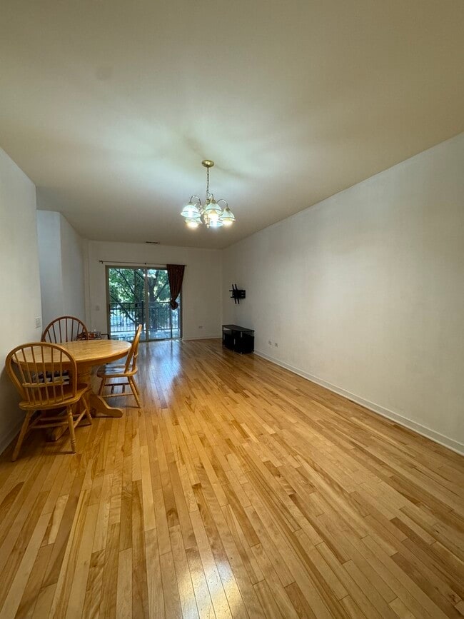 Photo - 1155 W Roosevelt Rd Unit 204