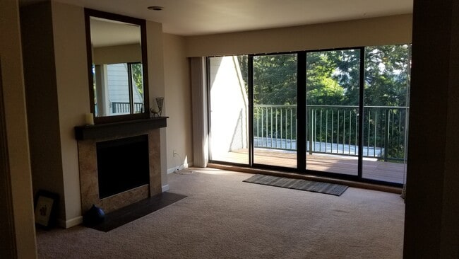 Building Photo - 8845 166th Ave NE Unit B204