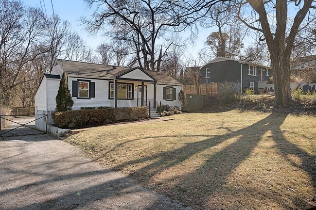 Photo - 2204 Sandra Dr