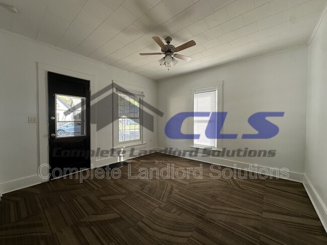 Photo - 1453 Walnut St